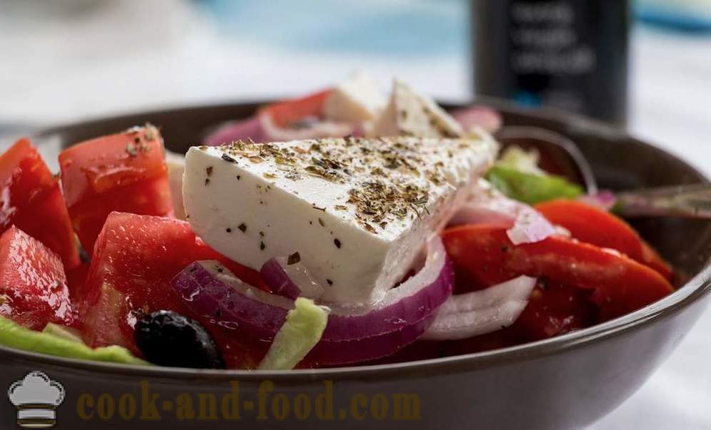 ¿Cómo se prepara el aliño para la ensalada griega - recetas de vídeo en casa