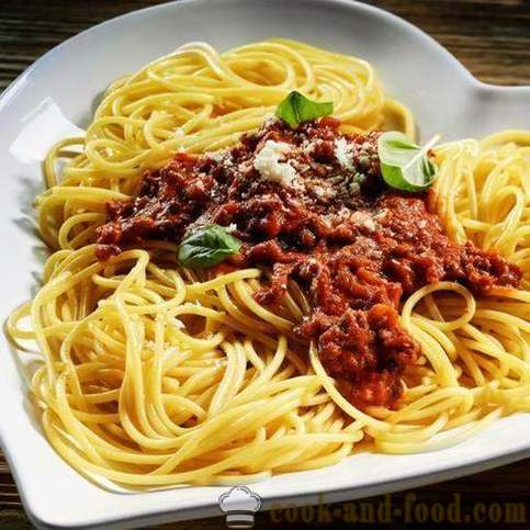 Tres receta de salsa para el espagueti